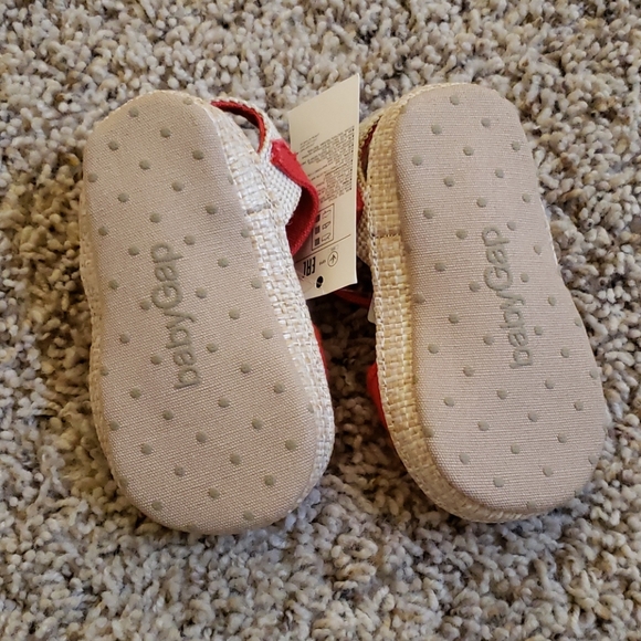 Baby Gap - red flats - Picture 2 of 3